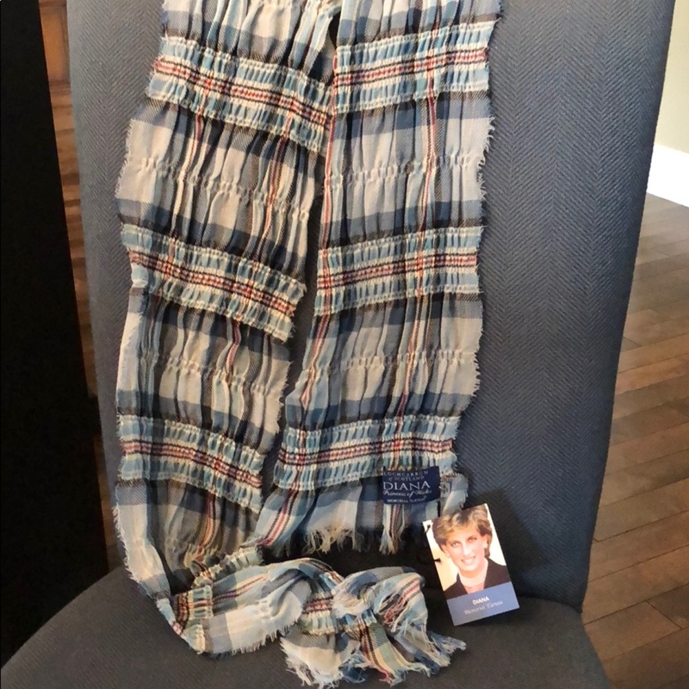 Pure wool scarf “Diana Princess of Wales”